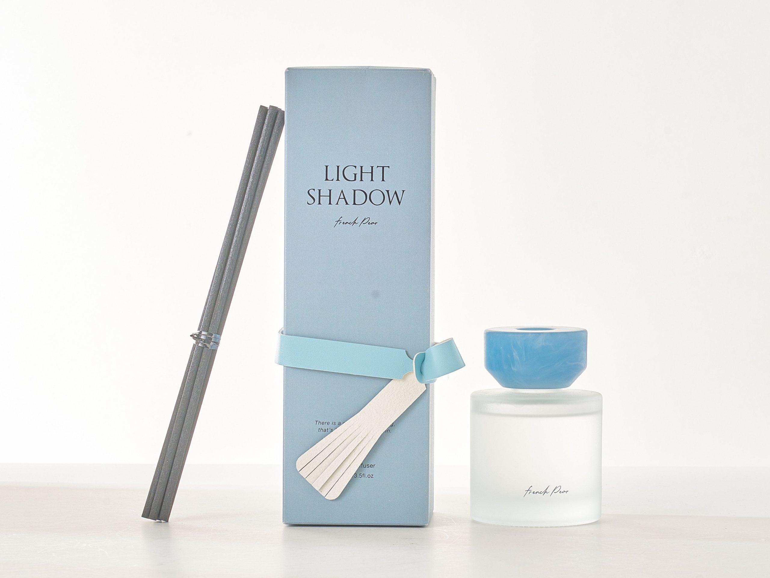 LIGHT SHADOW REED DIFFUSER